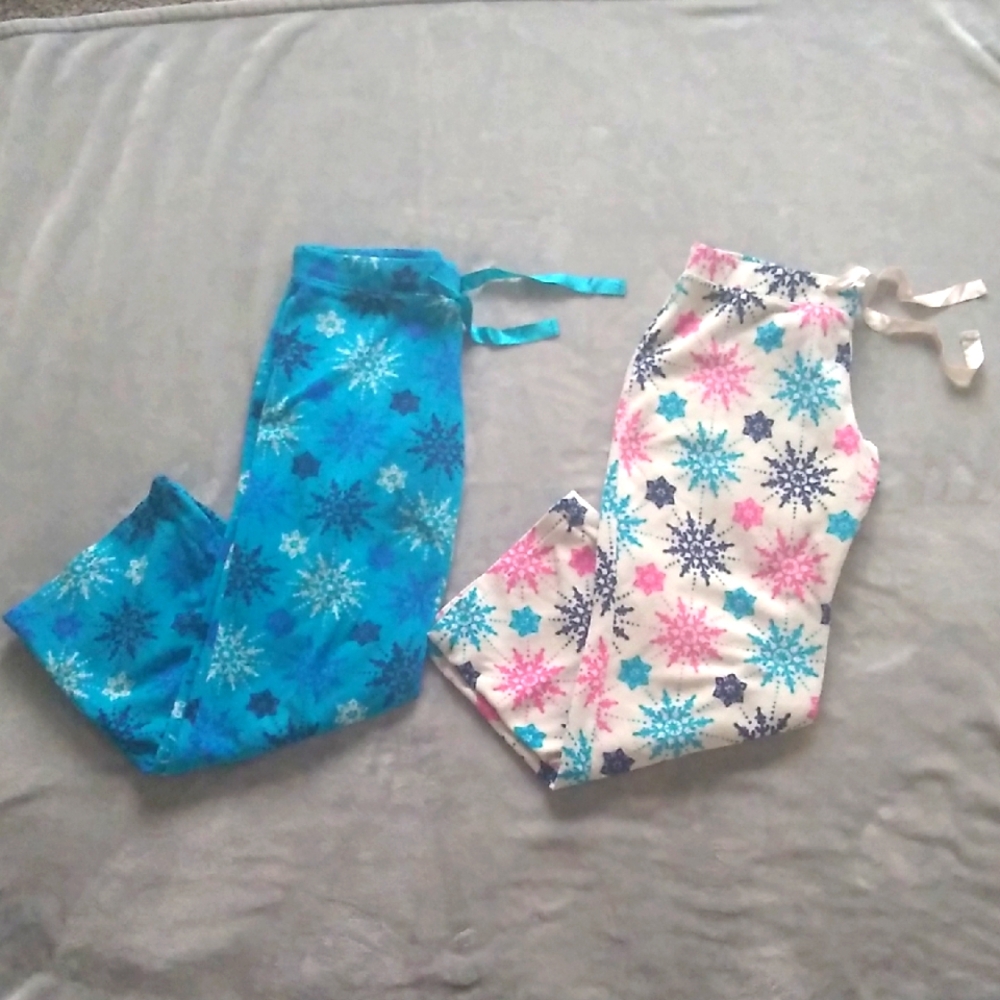 Old Navy Cozy Snowflake Pajama Bottoms!